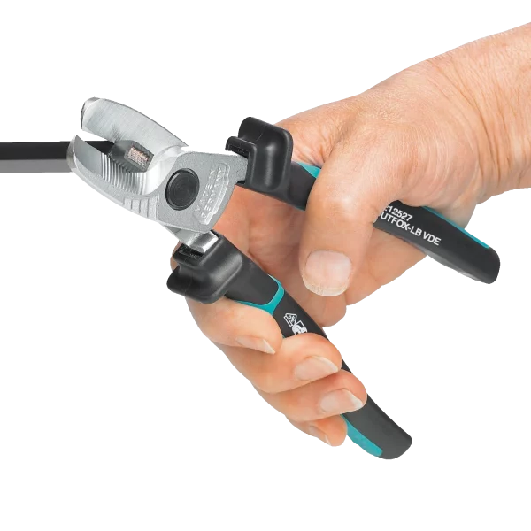 Kabelschneidwerkzeug CUTFOX 25 VDE in Hand